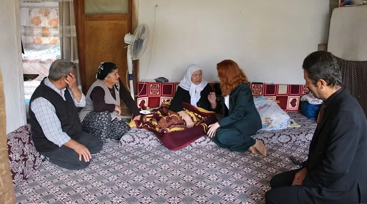 Afyon'da 'Çok Şanslıyız' Dedirten Kaymakam