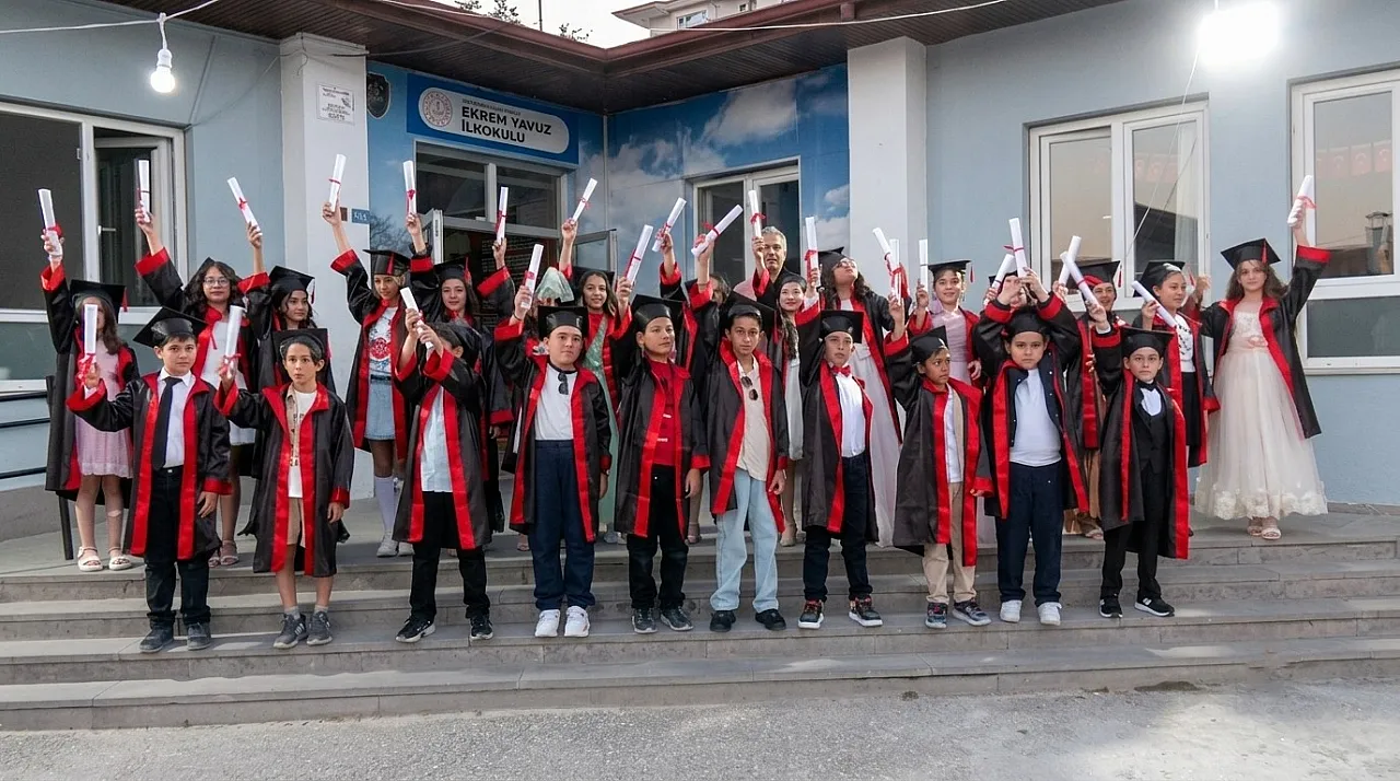 Ekrem Yavuz İlkokulu'nda Mezuniyet Coşkusu