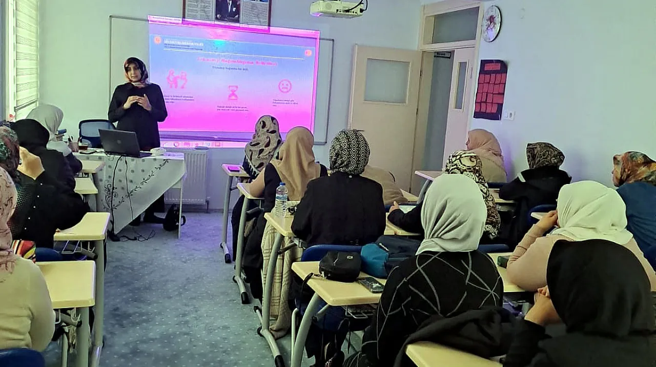 Dijital Tehlike Kapıda: Afyon'da Öğrencilere Özel Eğitim