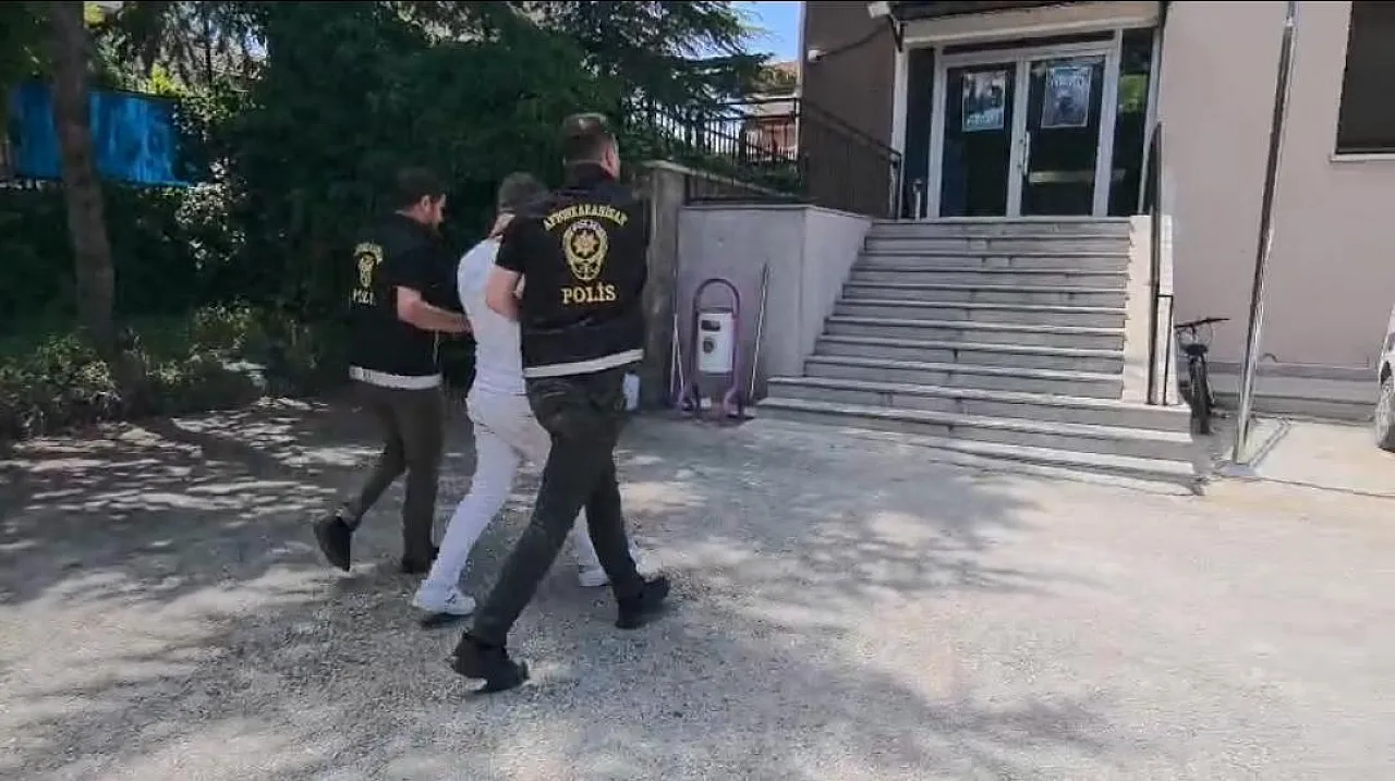 Gazeteci Nail Azbay'a Tehdit: 3 Ay Yatar Çıkarım, Seninle Hesaplaşacağız!