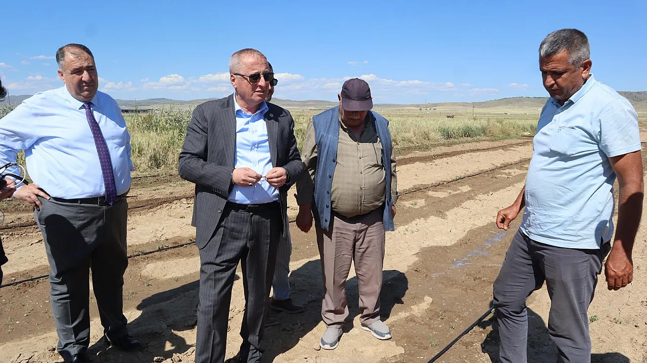 İYİ Parti Heyeti Doludan Etkilenen Üreticileri Ziyaret Etti