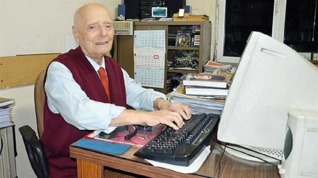 Afyonlu İhsan Yener'in F Klavye Bayrağını Afyonlu Seçkin Köse Taşıyor