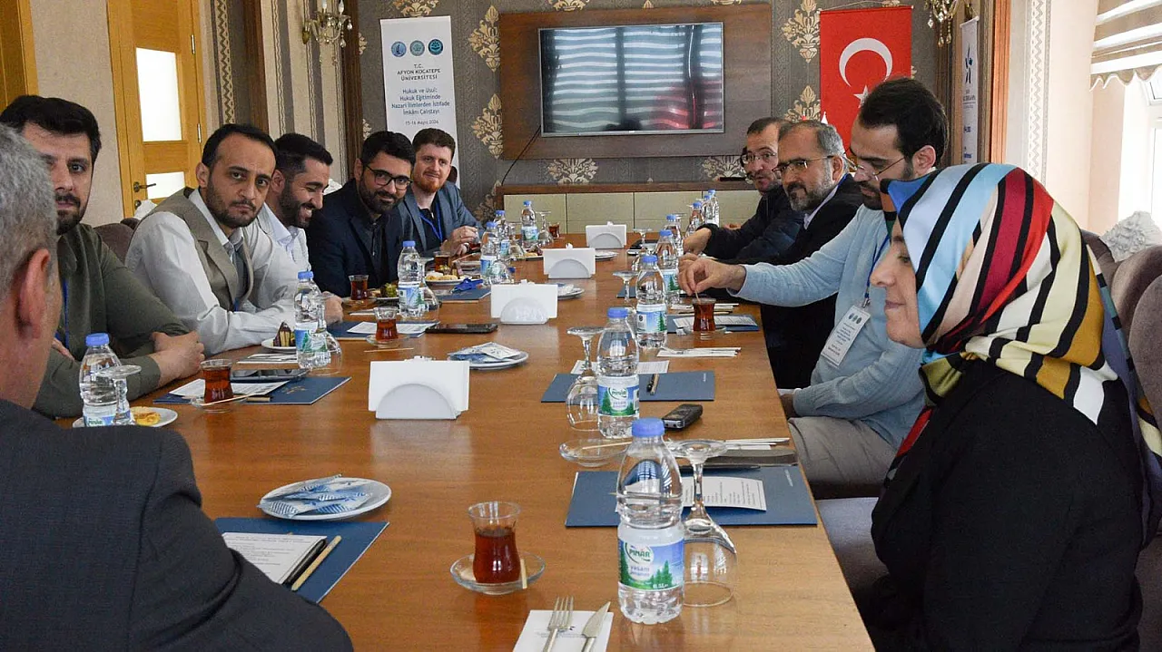 'Hukuk İle İslam Hukukunun Birlikte Değerlendirilmesi Ümit Veriyor'