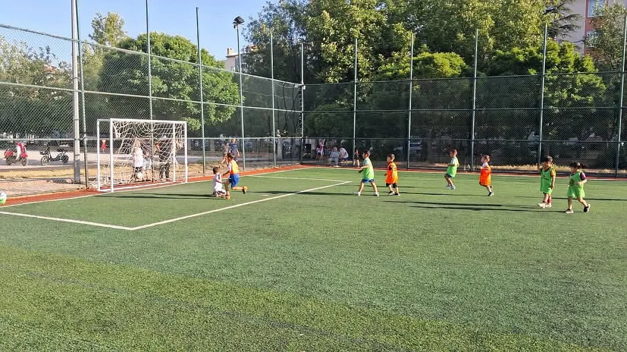 Sandıklı'da Sokak Futbol Turnuvası'nın 8'incisi Başladı