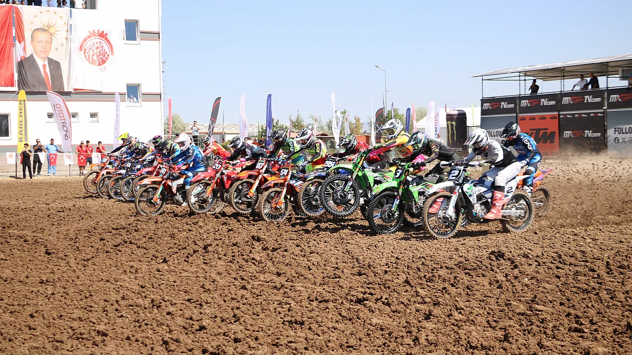 Afyon’da Motokros Heyecanı! Şampiyonlar Belli Oldu