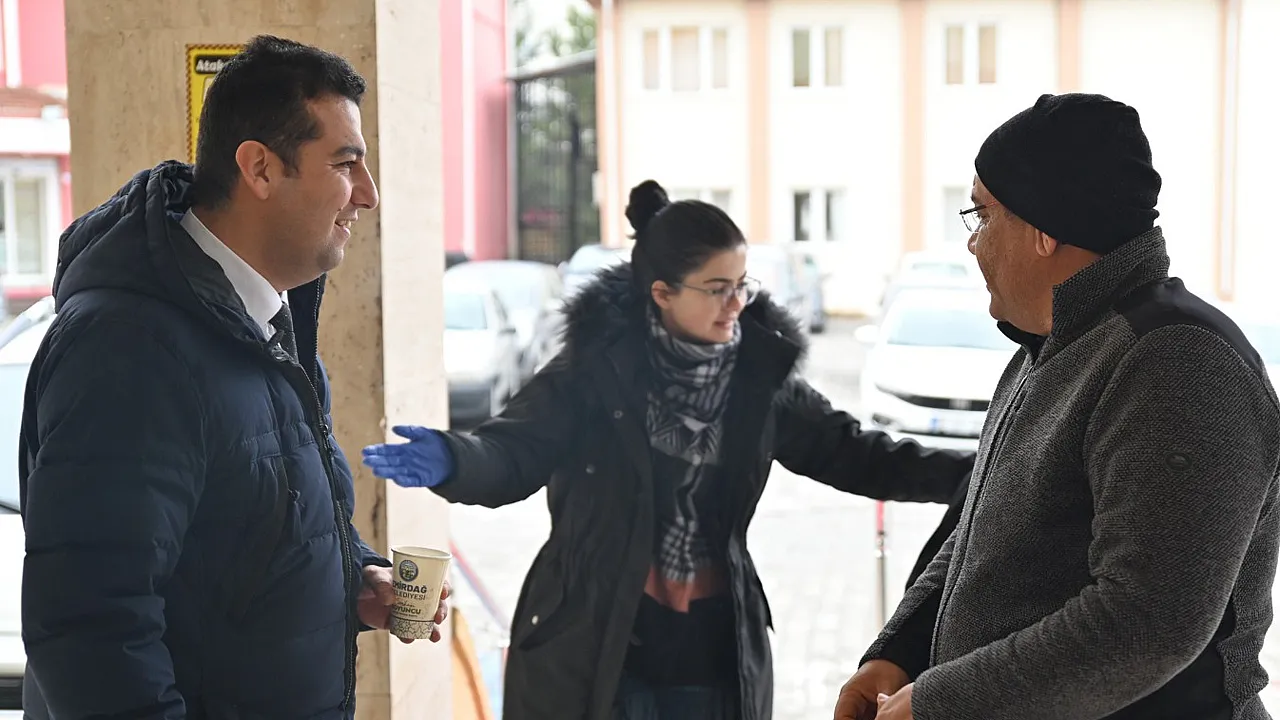 Emirdağ'da Hastane Önünde Sıcak Çorba İlgi Gördü