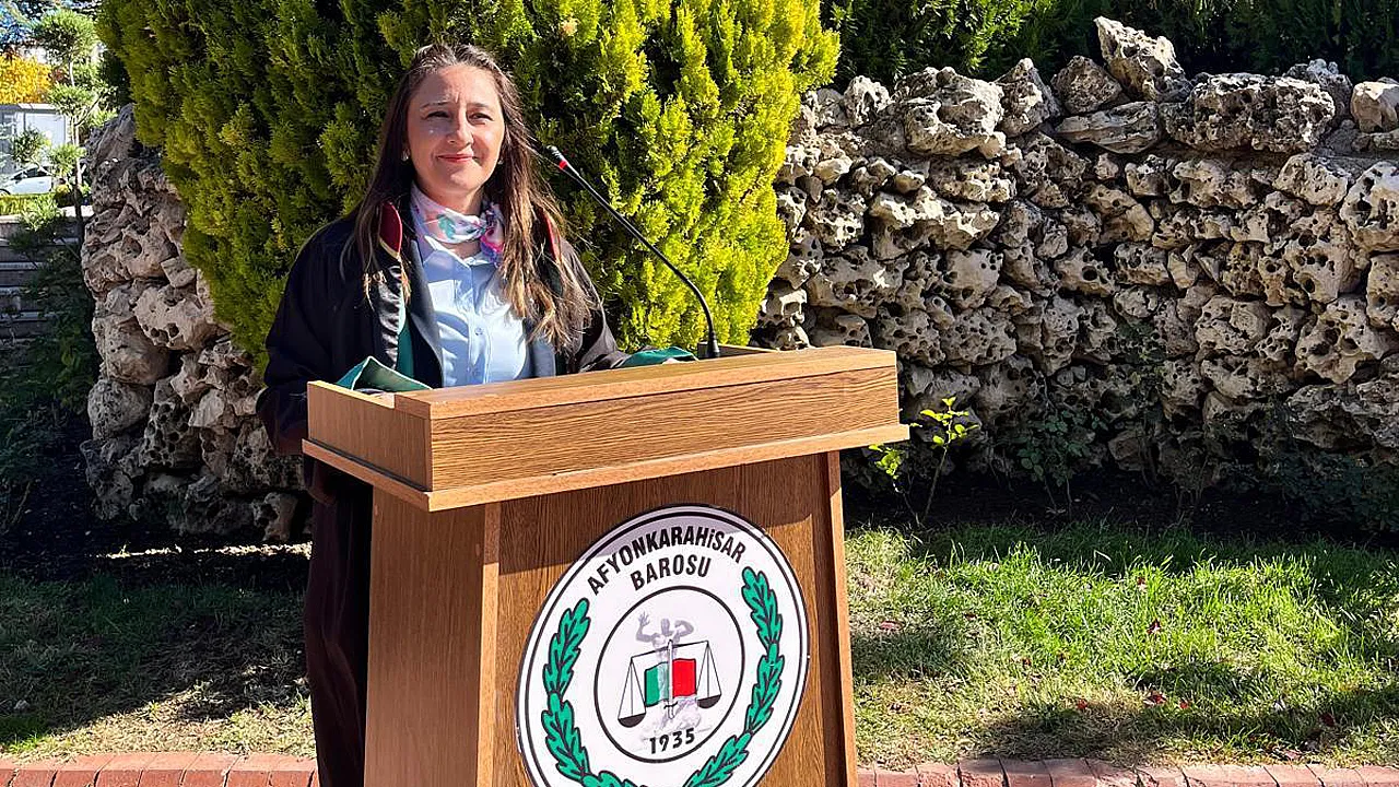 'Adaletin Yolu Kesilmesin, Yaşasın Cumhuriyet'