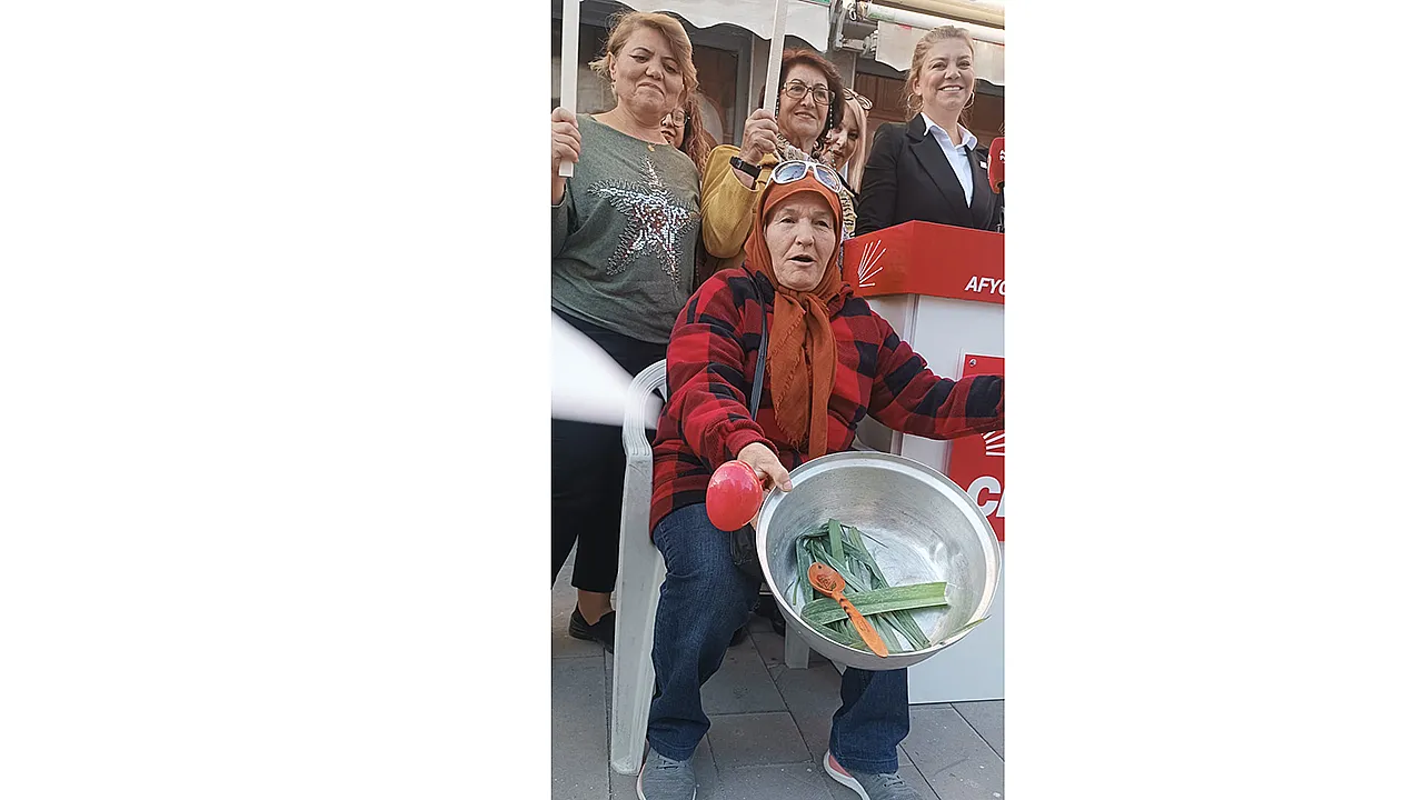 CHP Kadın Kolları: Çocuklar yatağa aç giriyor