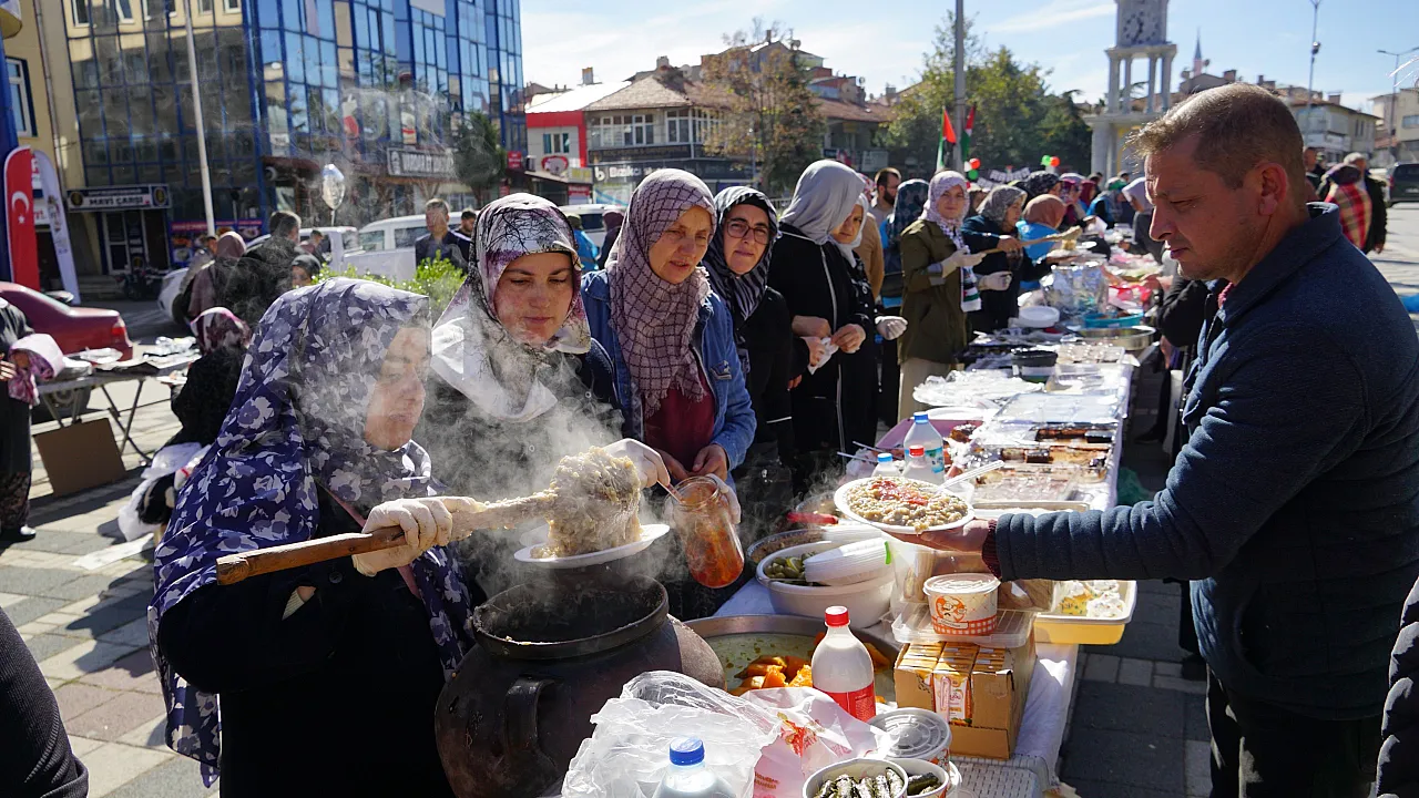 Özaşkın: Gazze'deki Acıyı Yüreğimizde Hissediyoruz