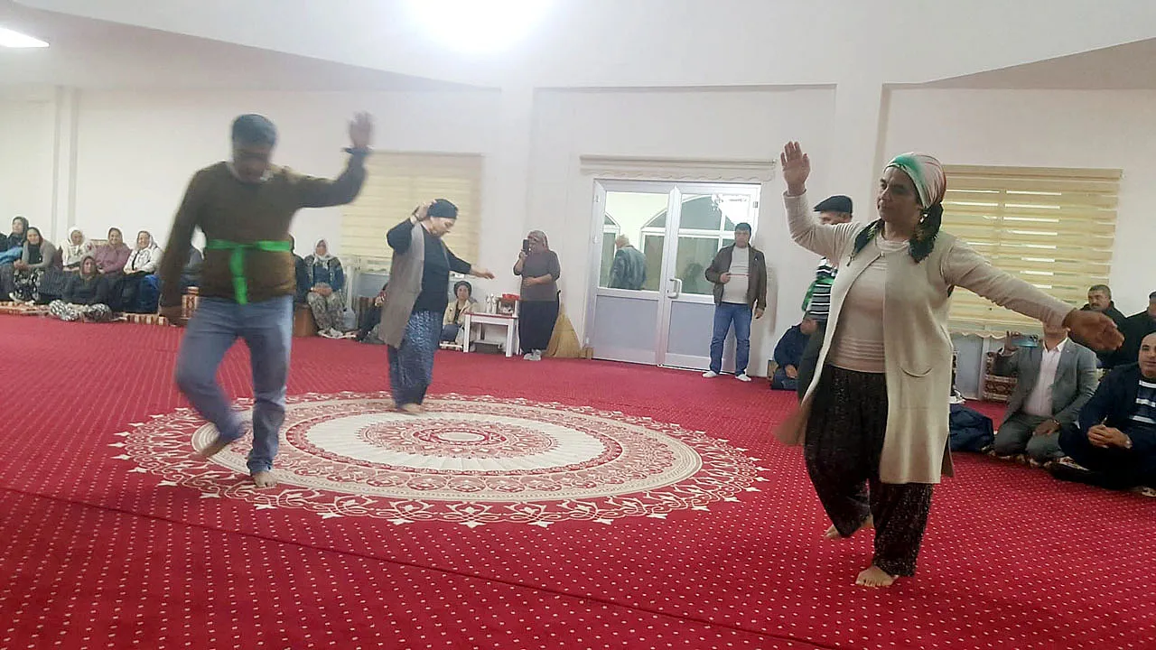 'Afyon Belediyesi Biz Alevilere Zulmediyor, Baş Eğmeyeceğiz'