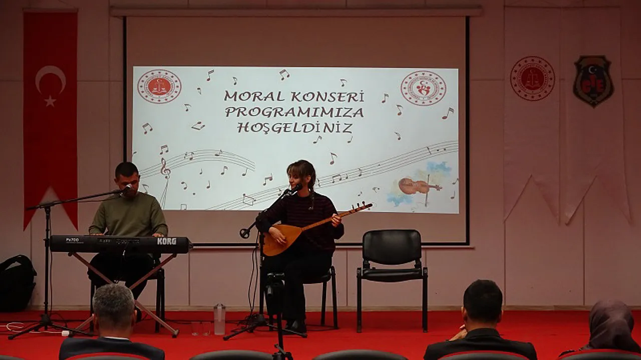 Afyon'da Demir Kapılar Açıldı, Müzik Yükseldi