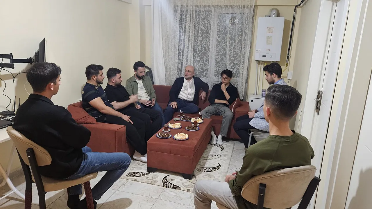 Başkan'dan Öğrenci Evine Sürpriz Ziyaret!