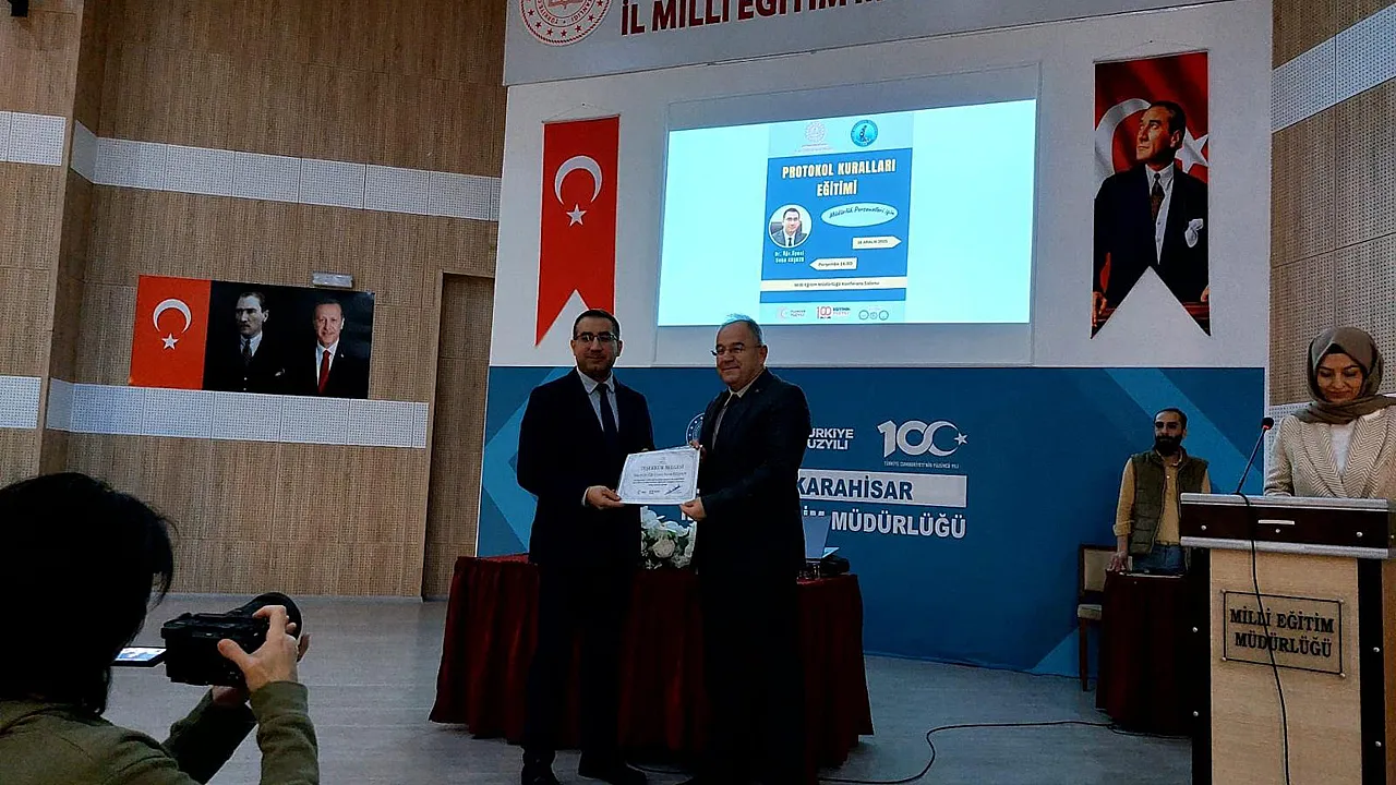 Afyon MEM Eğitim Çalışanlarına Protokol Kuralları Eğitimi Verildi