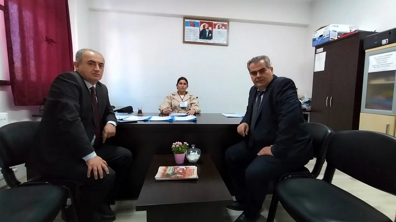 Afyon'da Müdür Yardımcısı Makamını Terk Etti!