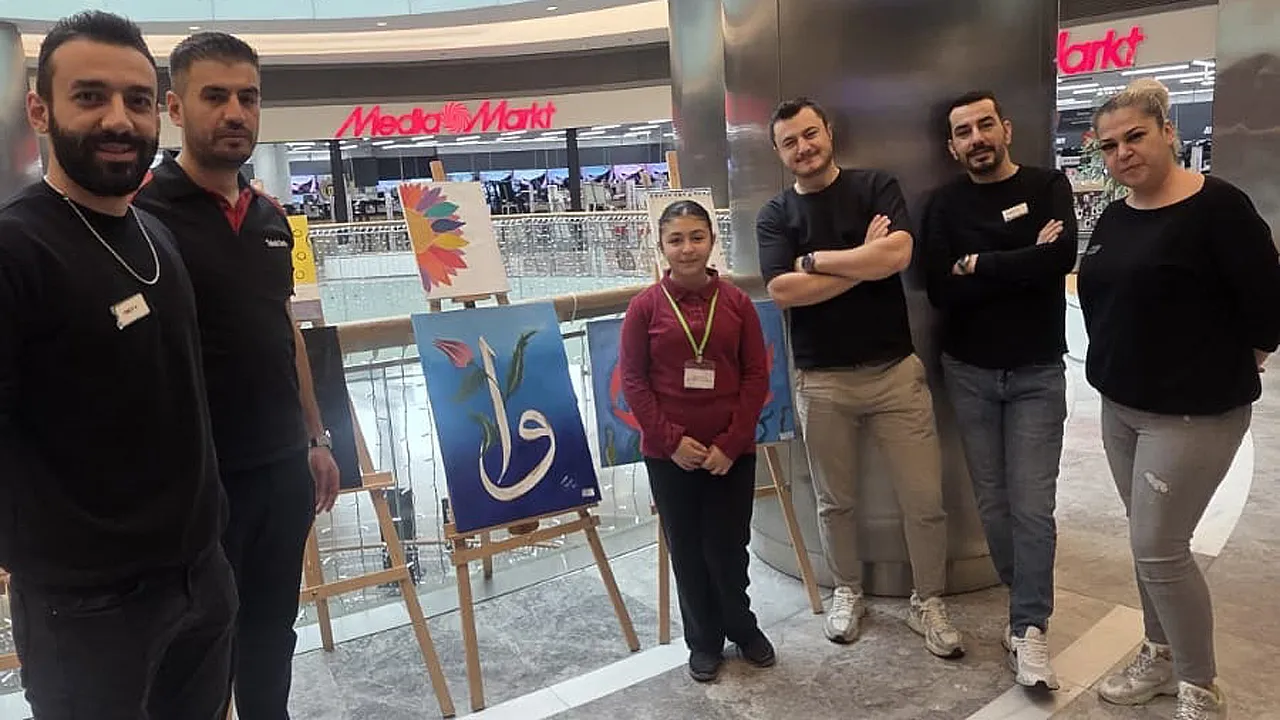 Resim eğitmeninden Kadınana İmam-Hatip'e Destek