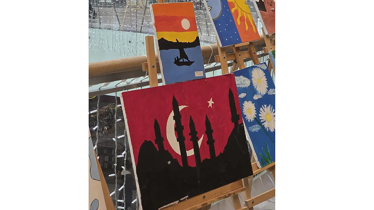 Resim eğitmeninden Kadınana İmam-Hatip'e Destek