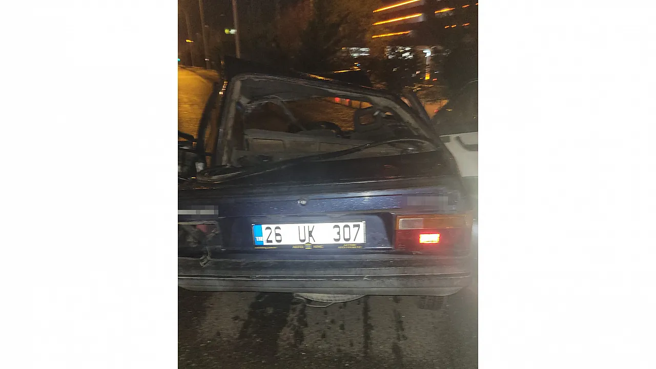Direksiyon Hakimiyetini Kaybetti, Feci Son: Otomobil Hurdaya Döndü