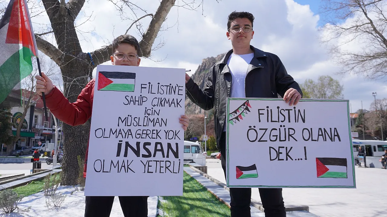 Kadınanalar Kültür Derneği: Kalbimiz Filistin'le Atıyor