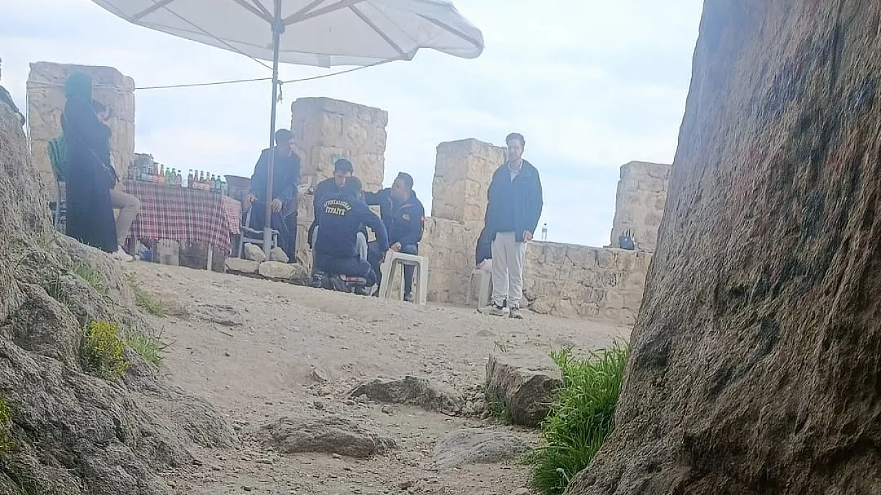 Kale'ye Kaçtı, Polis ve İtfaiye İndirdi