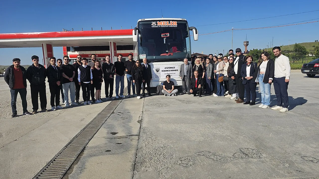 ADD'li Gençler, İsmet İnönü'nün Kızıyla Sohbet Etti