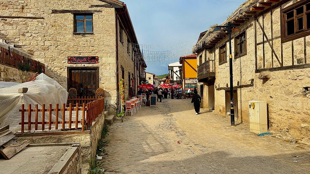 Frig Vadisi Ziyaretçi Akınına Uğradı