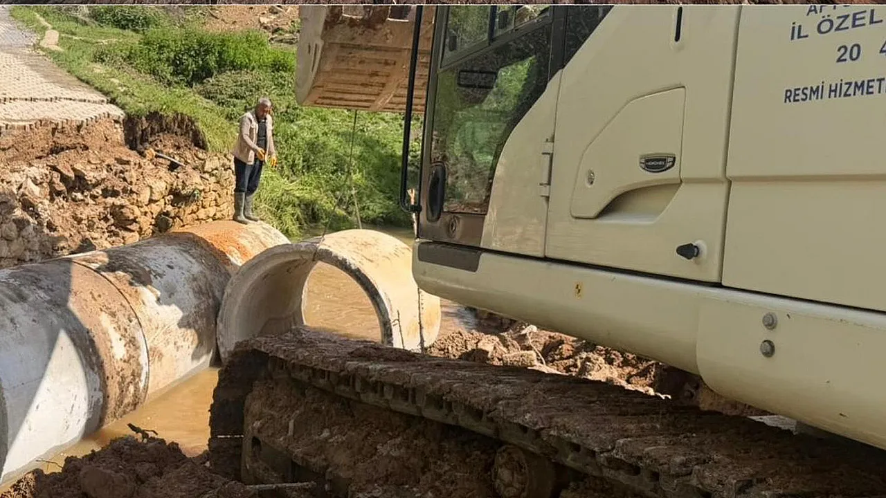 Afyon'da Sel Alarmı: 3 Köprü Menfezi Kullanılamaz Hale Geldi