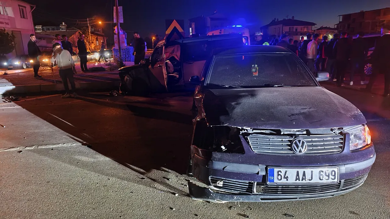 İki Otomobilin Çarpıştığı Kazada 4 Kişi Yaralandı