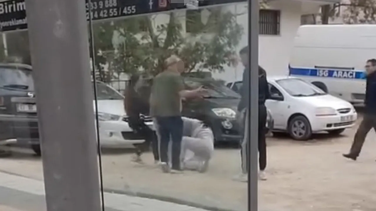 Kızların Kavgasını Ayırırken Canından Oluyordu