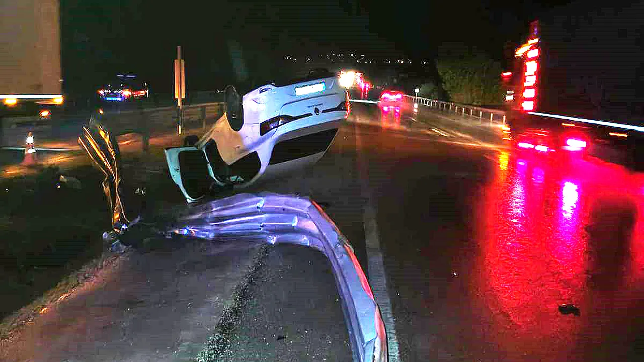 Kontrolden Çıkan Otomobil Takla Attı: 3 Yaralı