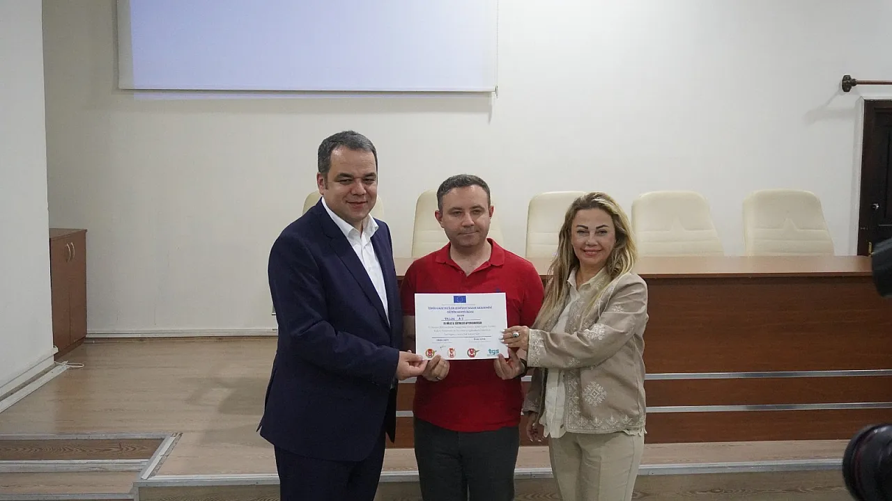 Afyon'da Gazetecilere Yapay Zeka Eğitimi Verildi