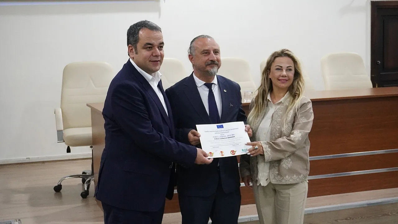 Afyon'da Gazetecilere Yapay Zeka Eğitimi Verildi
