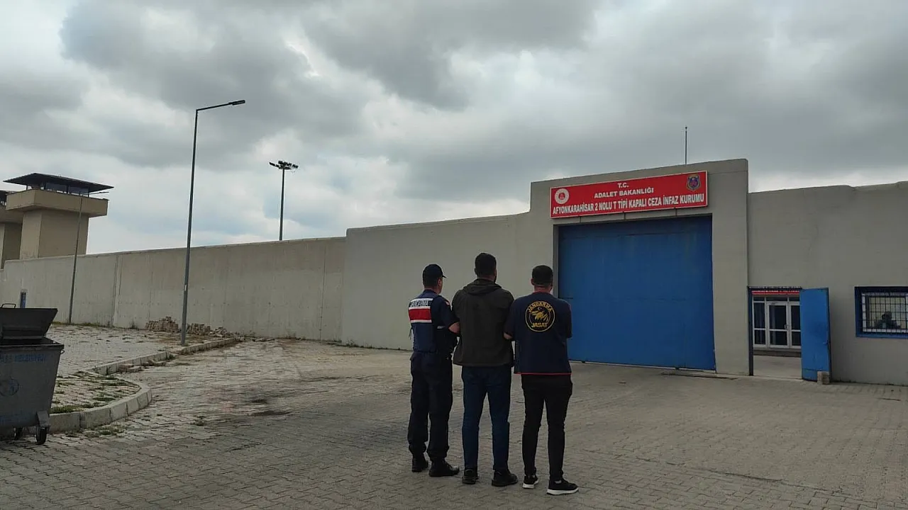 Jandarmanın Yakaladığı 40 Kişiden 10'u Tutuklandı