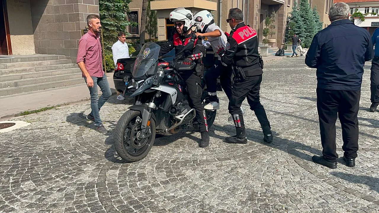 LGS'de Öğrencilere Polis Ve Devlet Kurumları Hızır Gibi Yetişti