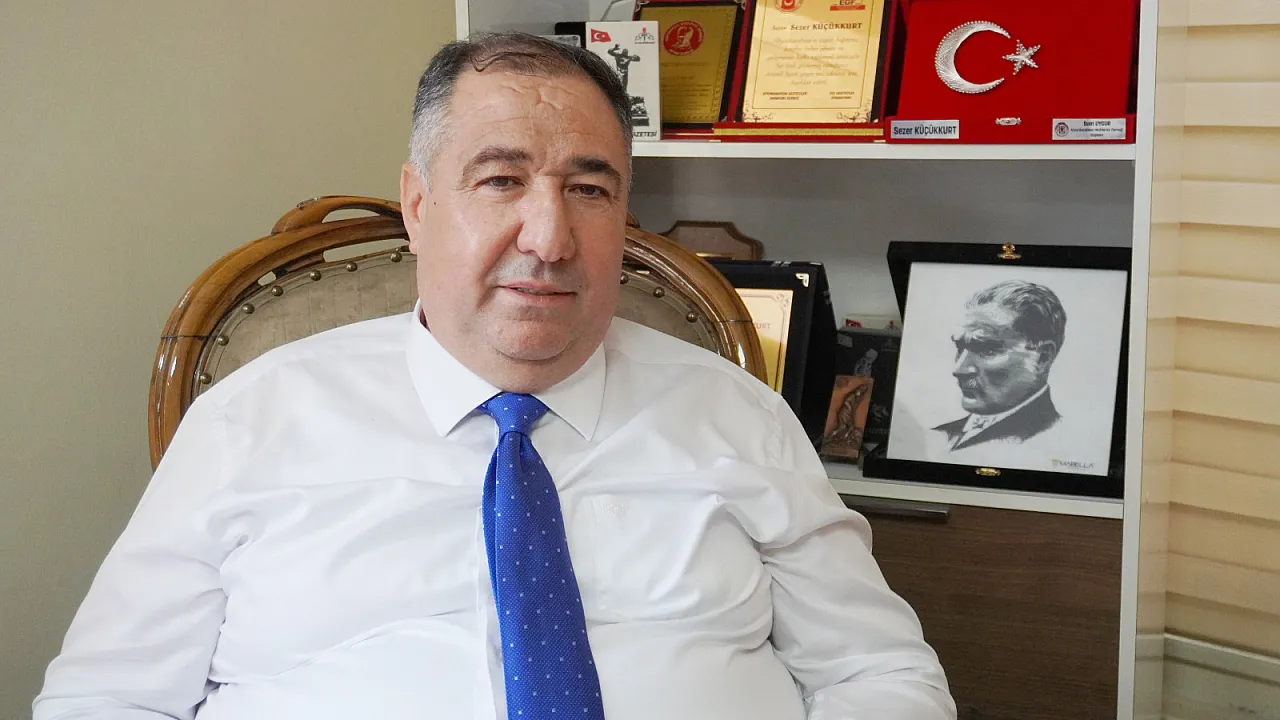 Mısırlıoğlu'ndan Bayrak Mitingi Çağrısı: Parti Gözetmeksizin Tüm Vatandaşlarımızı Davet Ediyoruz