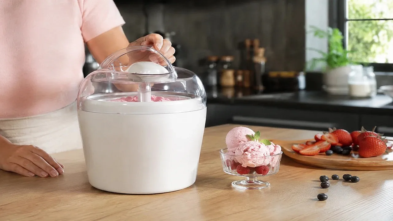 Mutfaklarda Yaz Mesaisi: Ev Tipi Dondurma Makineleri Airfryer Tahtını Zorluyor mu?