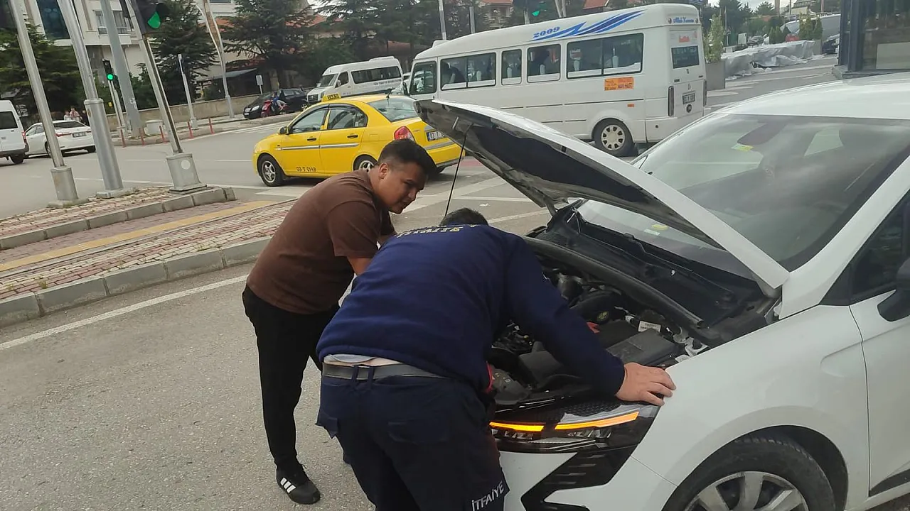 Park Halindeki Otomobilde Nefes Kesen Kurtarma Operasyonu
