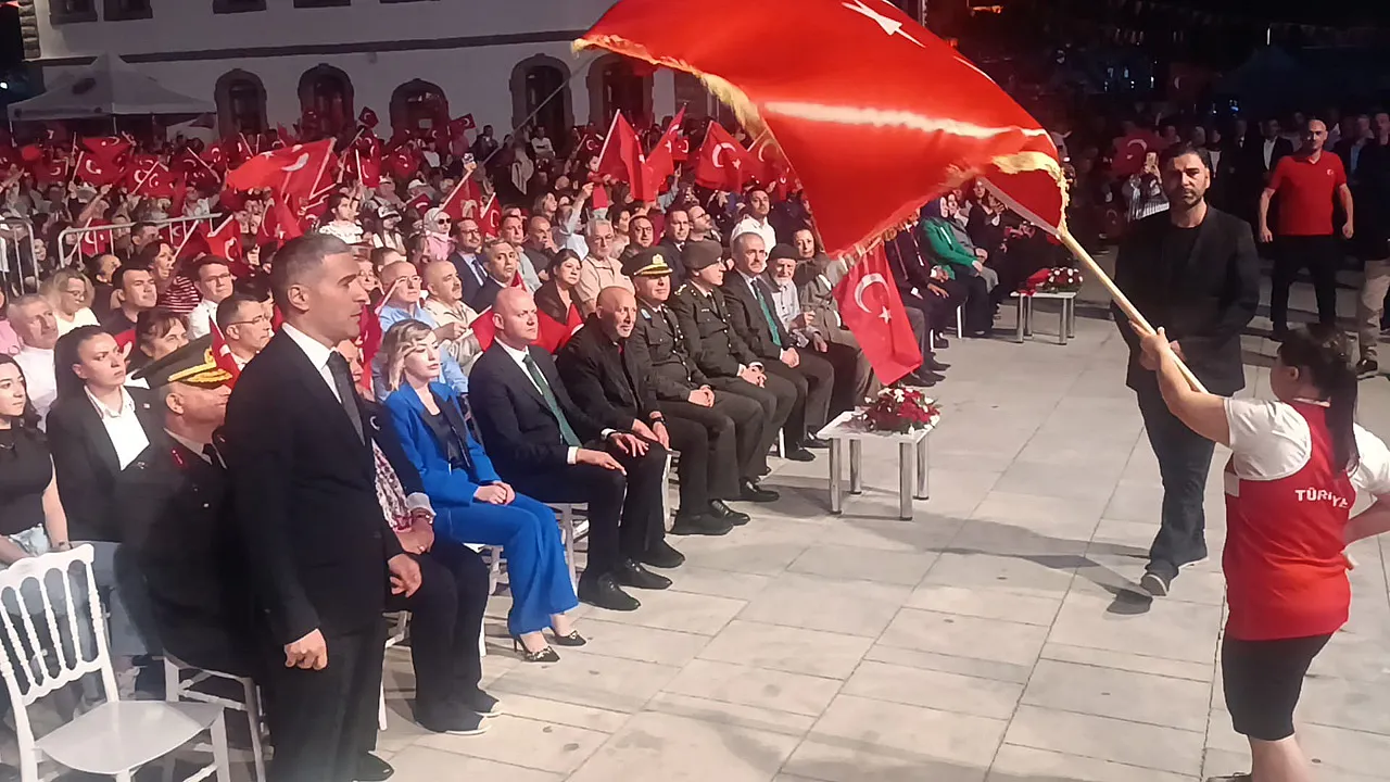 'Bu Ülkenin Yegane Sahibi Aziz Milletimizdir'