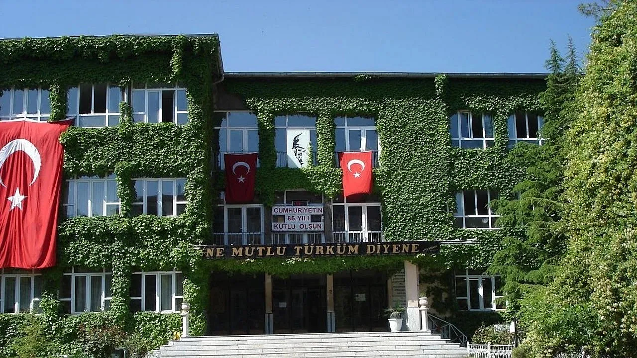 MHP'li Baykara: Sanat Okulu'nun Yıkılmasına Karşıyım