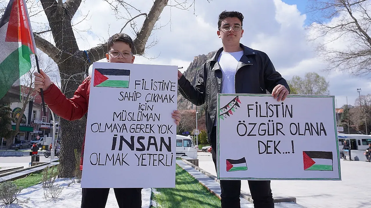 'Srebrenitsa İnsanlığın Ortak Vicdanında Silinmez Bir Yara'