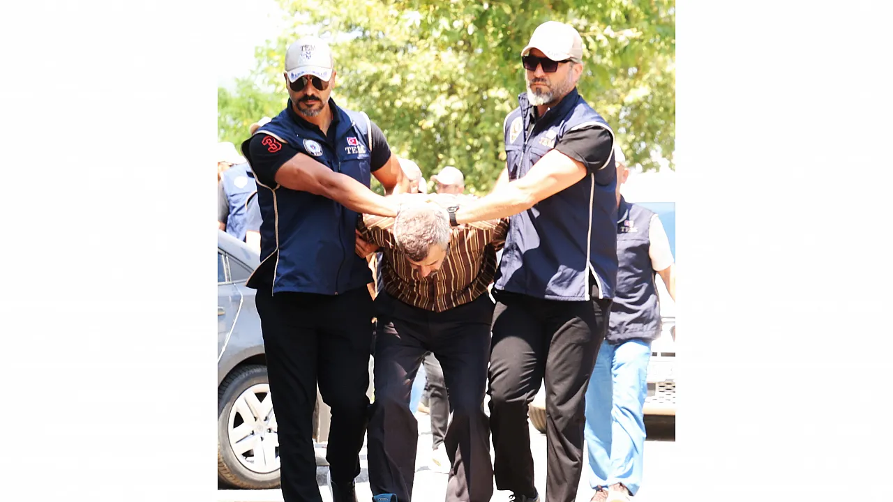 Afyon'da yakalanan FETÖ'cü Terörist Adliye'de