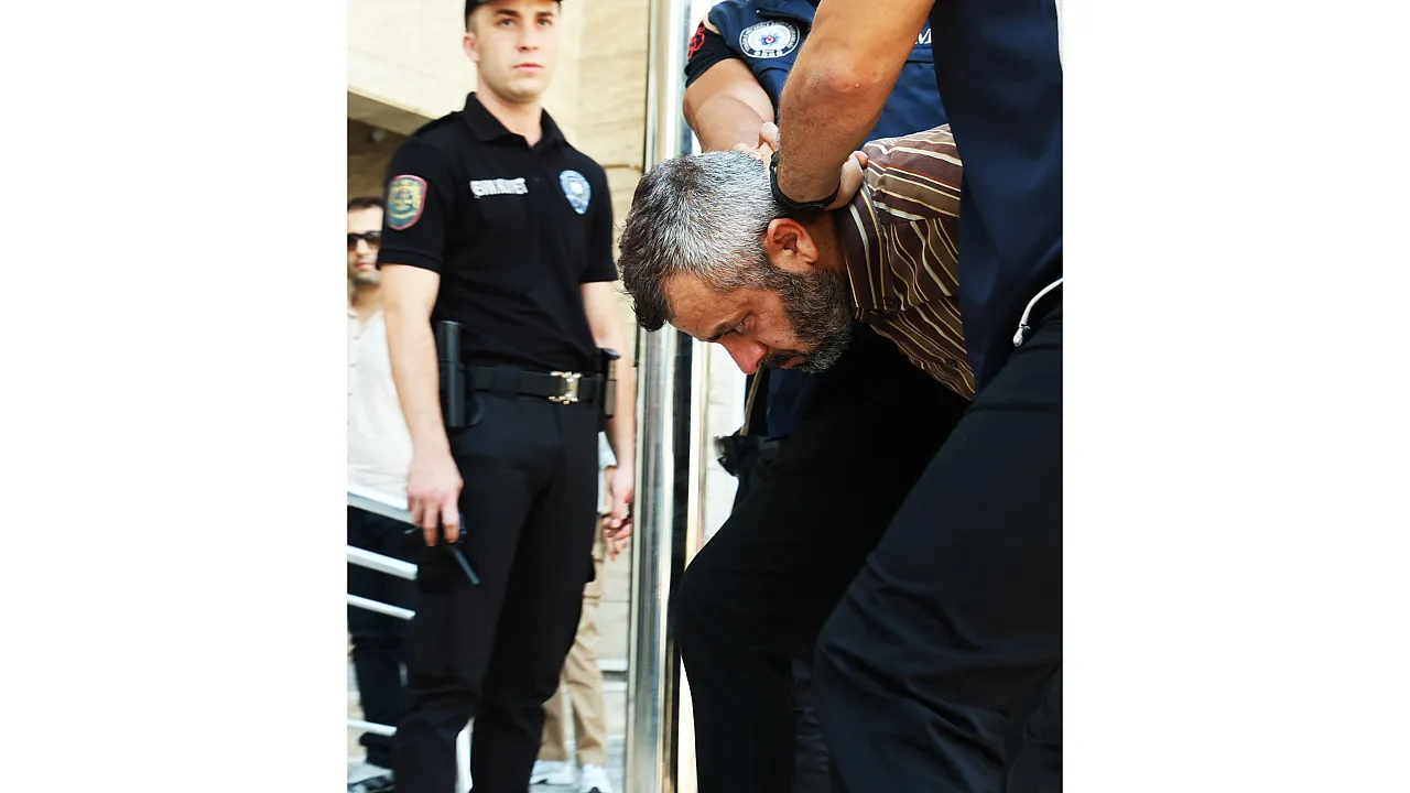 Afyon'da yakalanan FETÖ'cü Terörist Adliye'de
