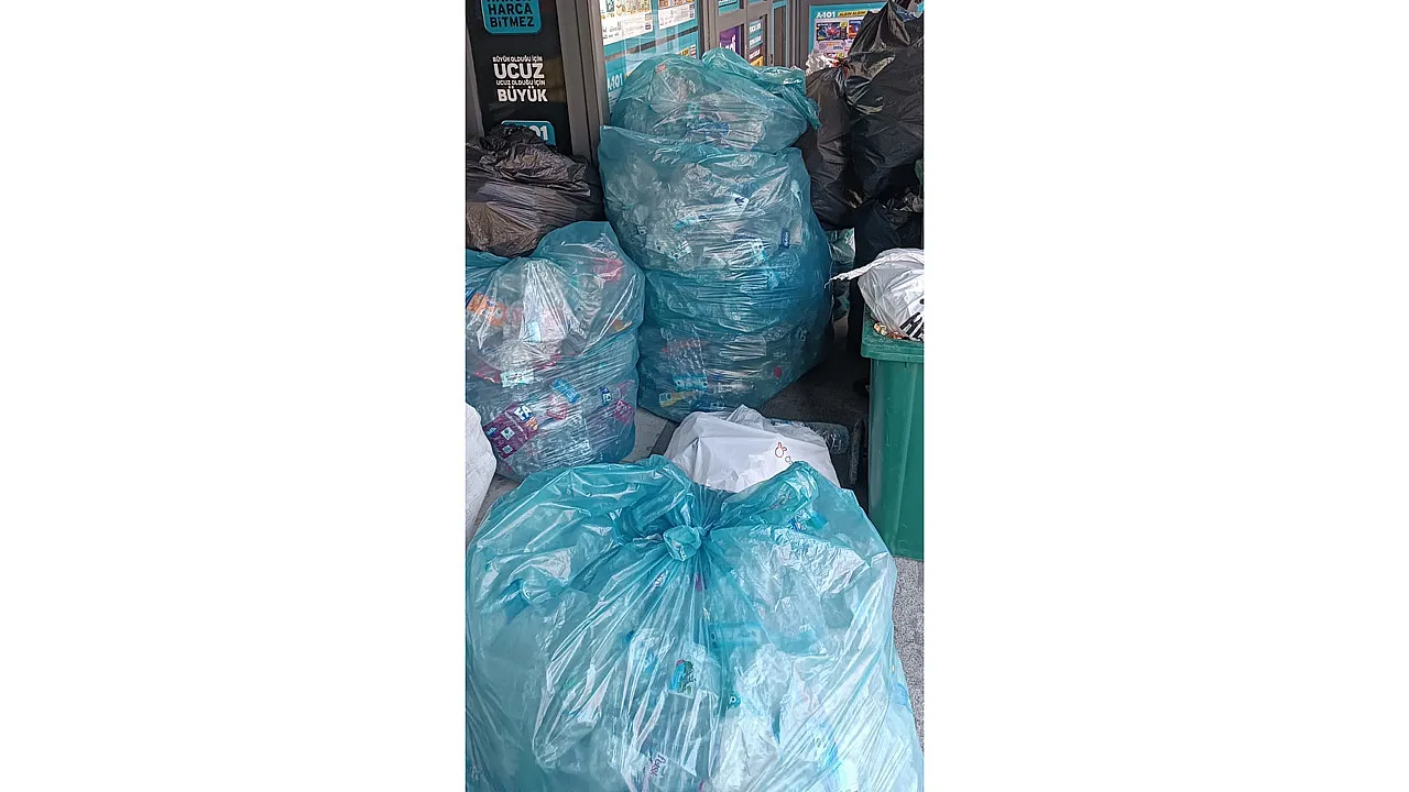 Çuvallarla Geldiler, Sıraya Girdiler! Afyon'da İlginç Manzara