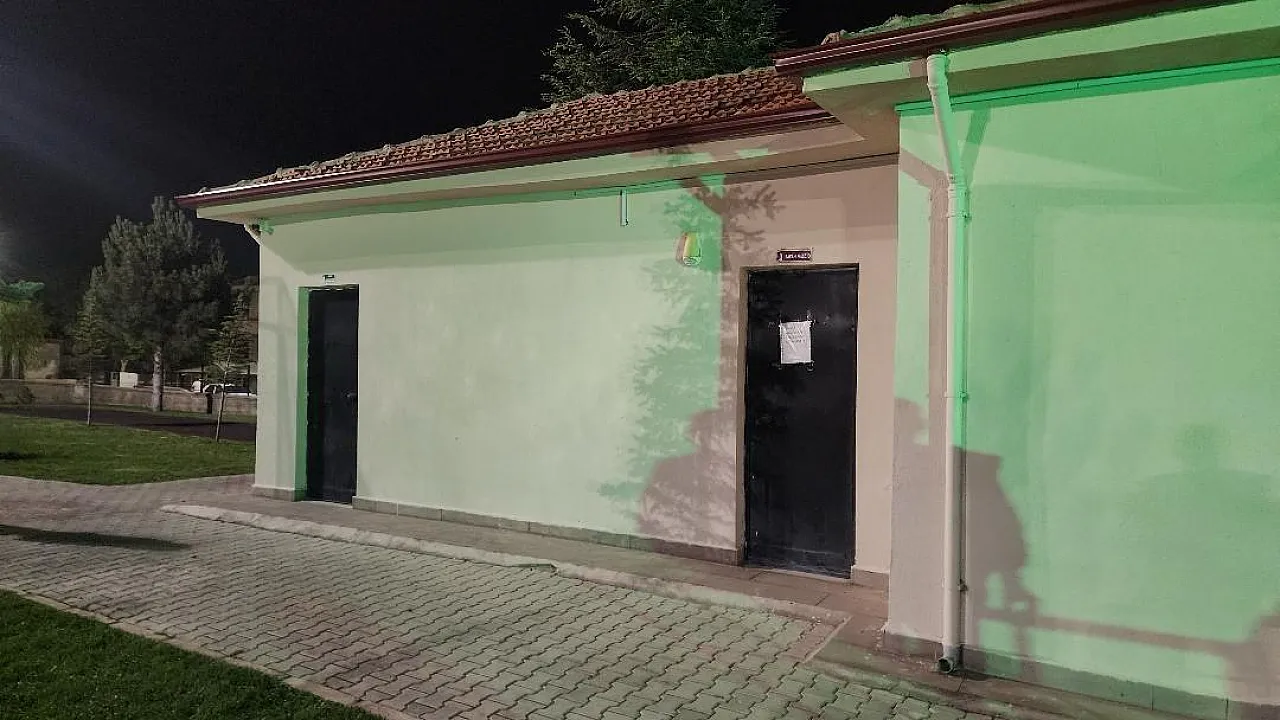 'Mescit Kapalı Mı Değil Mi?'