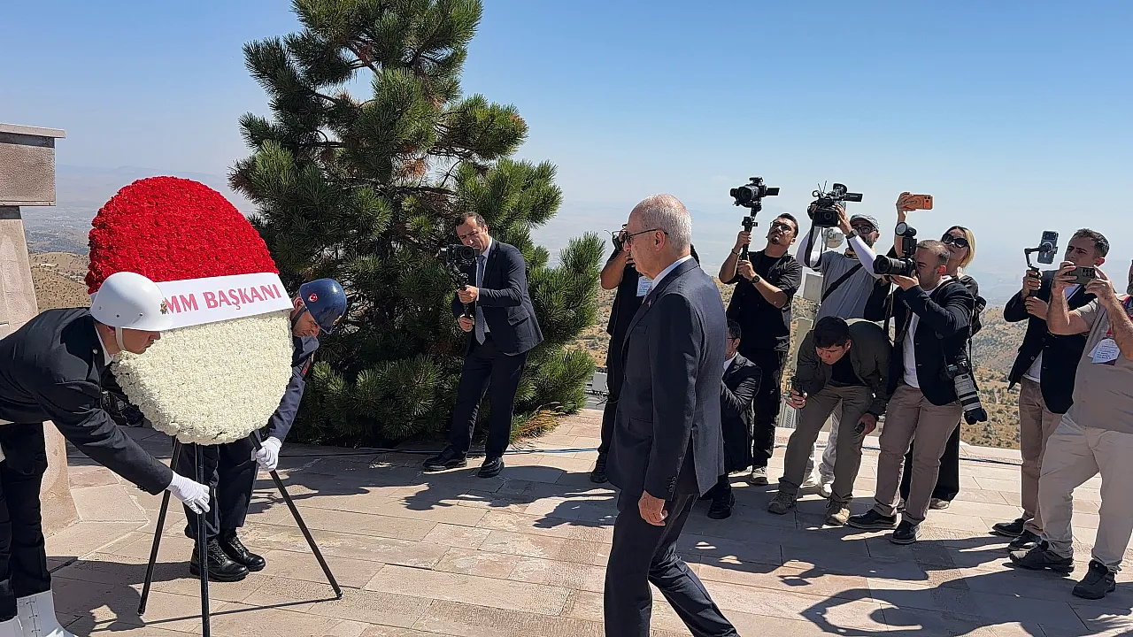 TBMM Başkanı Kurtulmuş Kocatepe'de Gerçekleştirilen Büyük Taarruz Törenlerine Katıldı