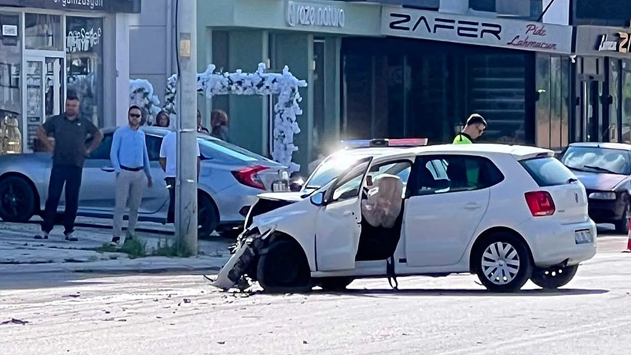 Yine Aynı Cadde, Yine Kaza! 2 Kişi Yaralandı