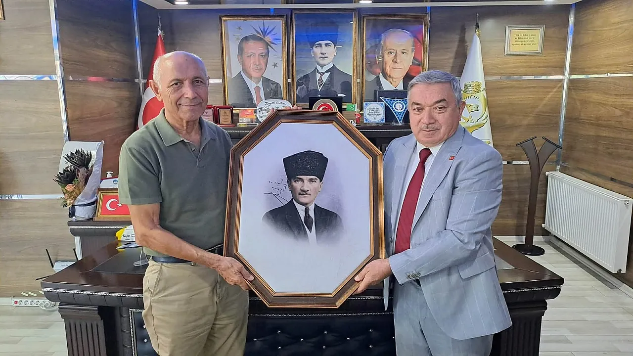 Zafer Yürüyüşünü Başlatan Vali Şuhut'ta