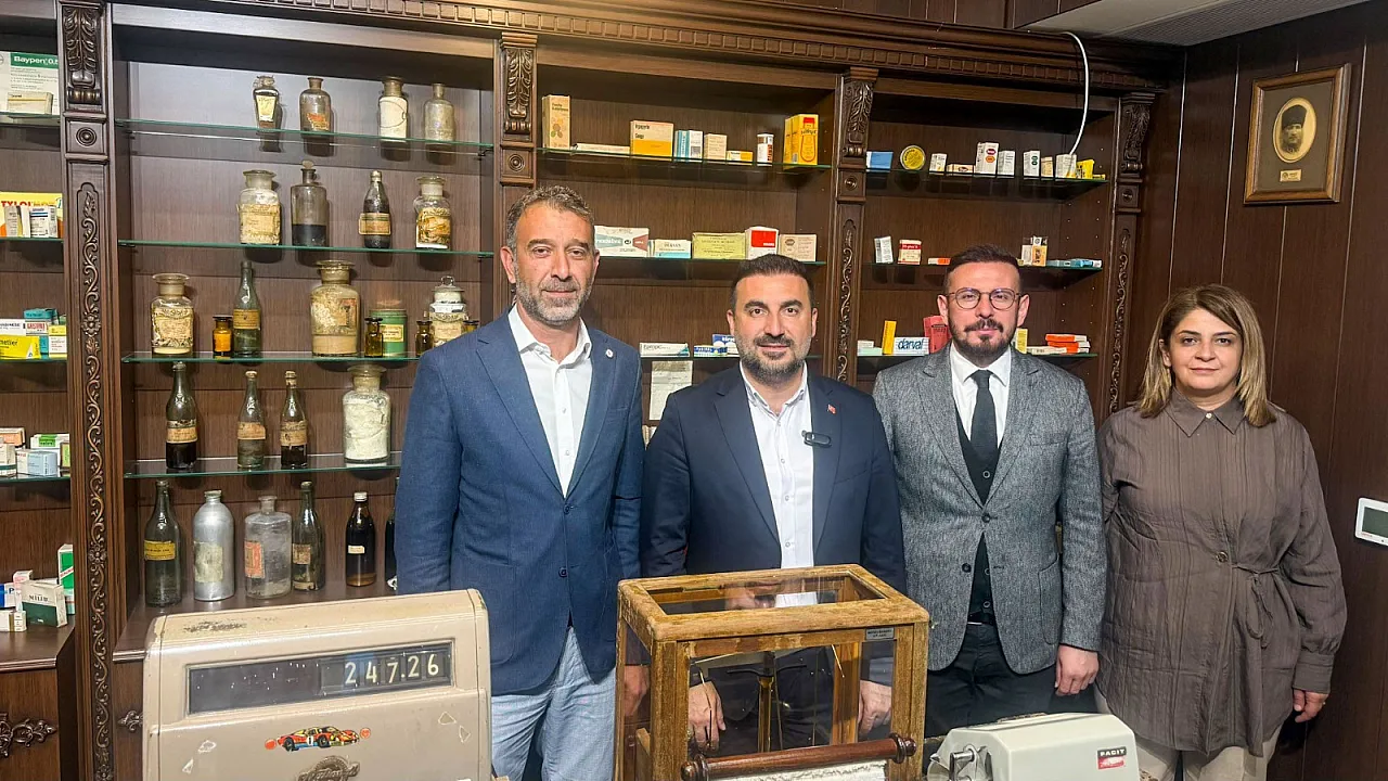 AK Parti Heyeti Eczacı Odası'nda