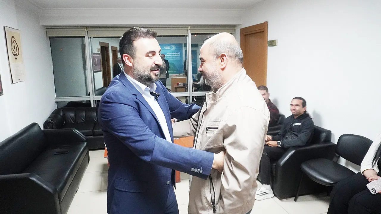 AK Parti'deki Sabah Mesaisine Misafir Olduk Başkan Kavak'ten Yönetim Kurulu Ve 'Kaostan Uzak Afyon' Mesajı