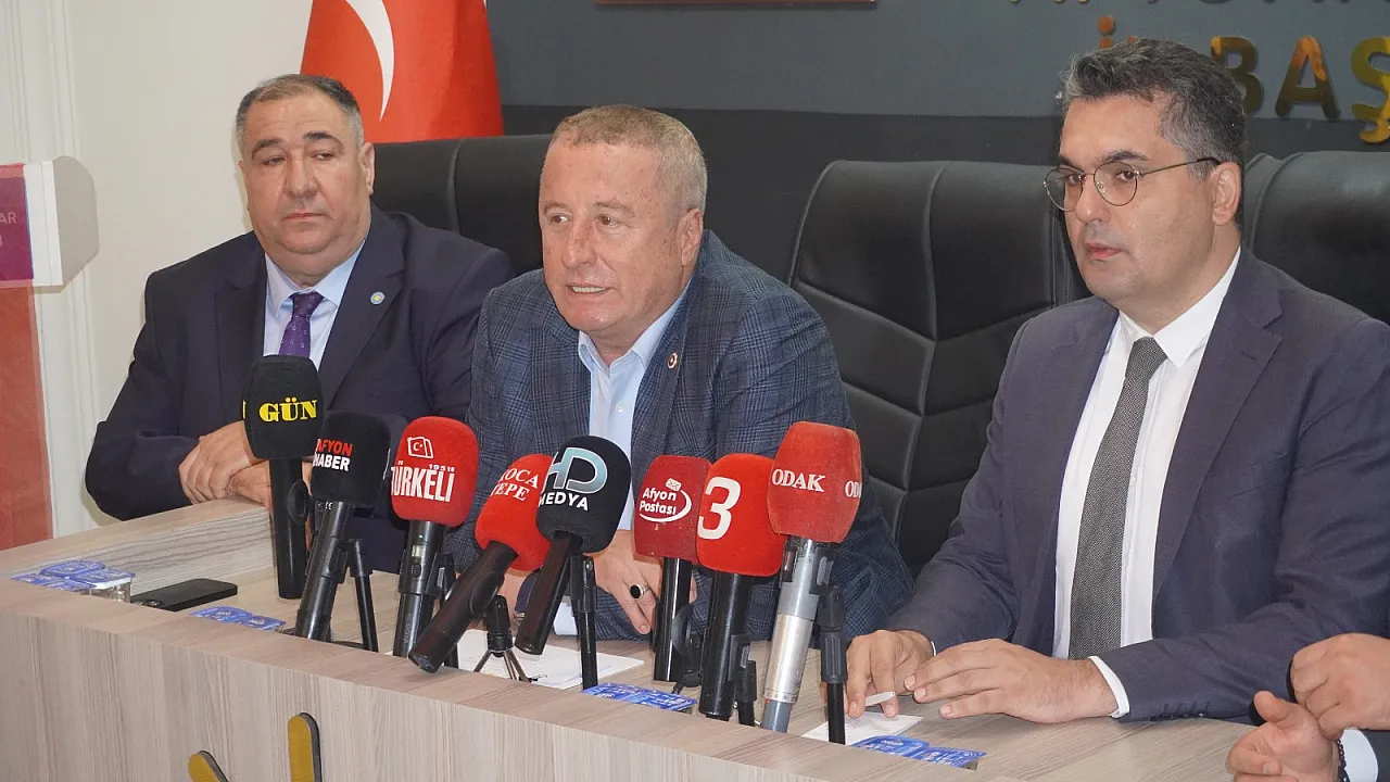 İYİ Partili Olgun: Devlet Hastanesi'ni Söyleyince Hopluyorlar Hoplamayın Kardeşim!