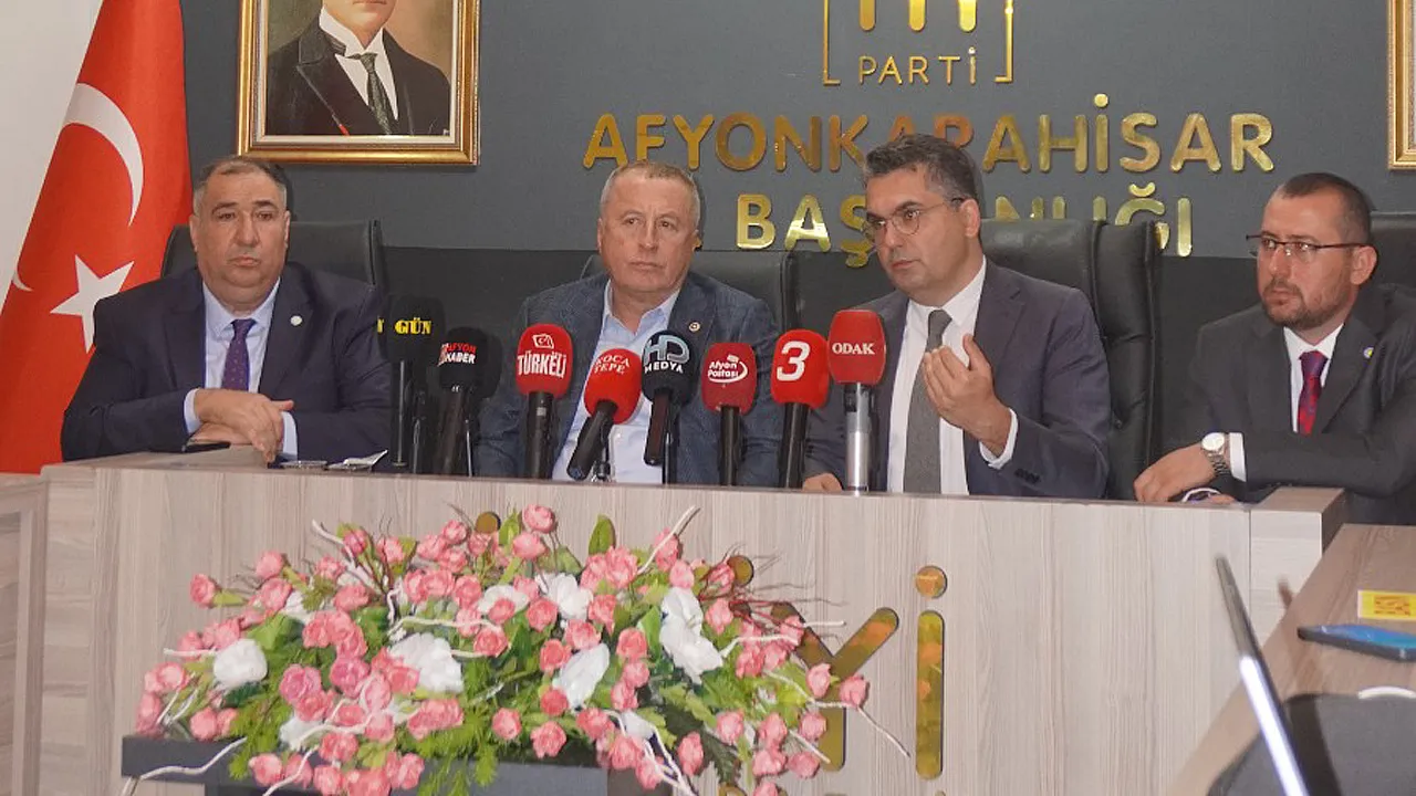 İYİ Partili Olgun: Devlet Hastanesi'ni Söyleyince Hopluyorlar Hoplamayın Kardeşim!